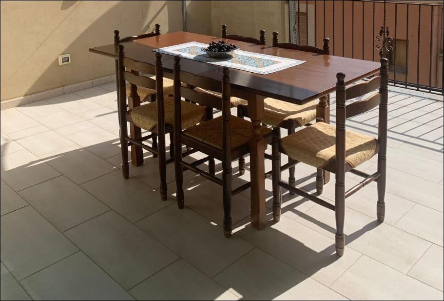Casa Marconi Duplex Avec Terrasse Aragona Exterior foto